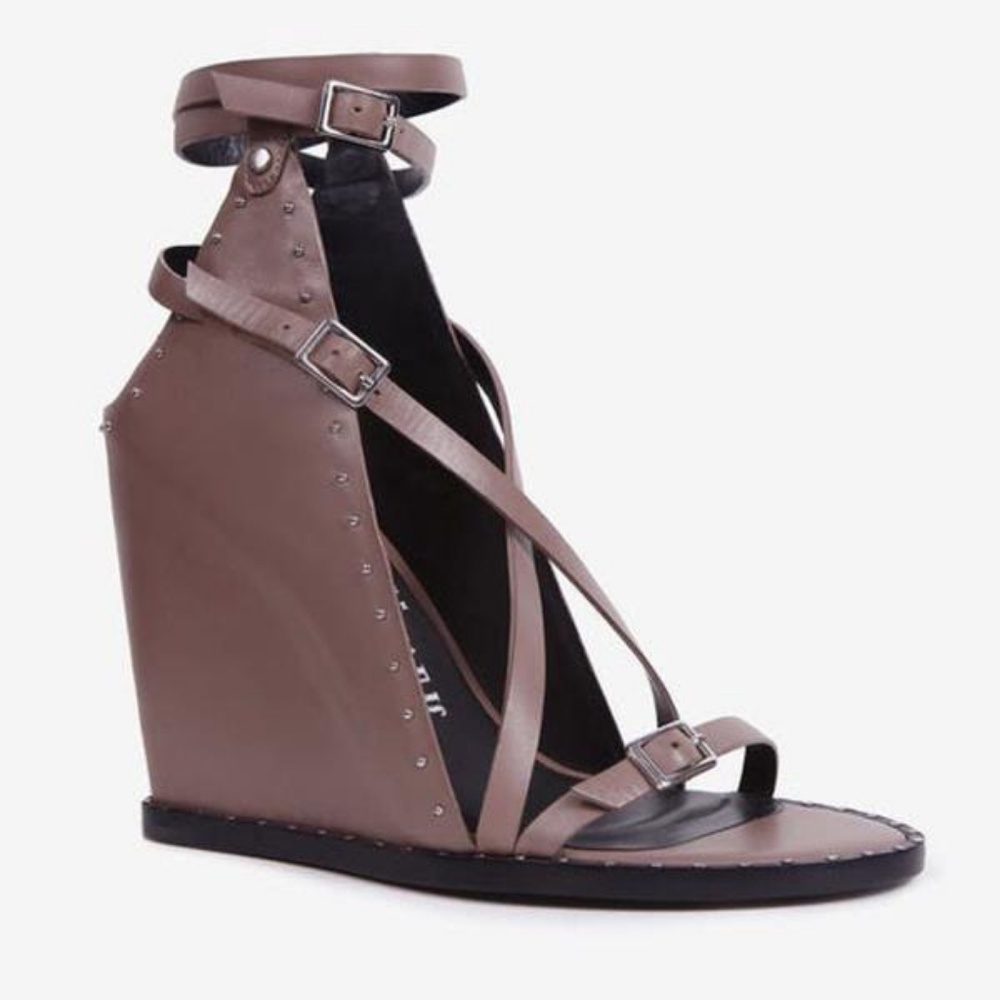 IVY KIRZHNERHeels